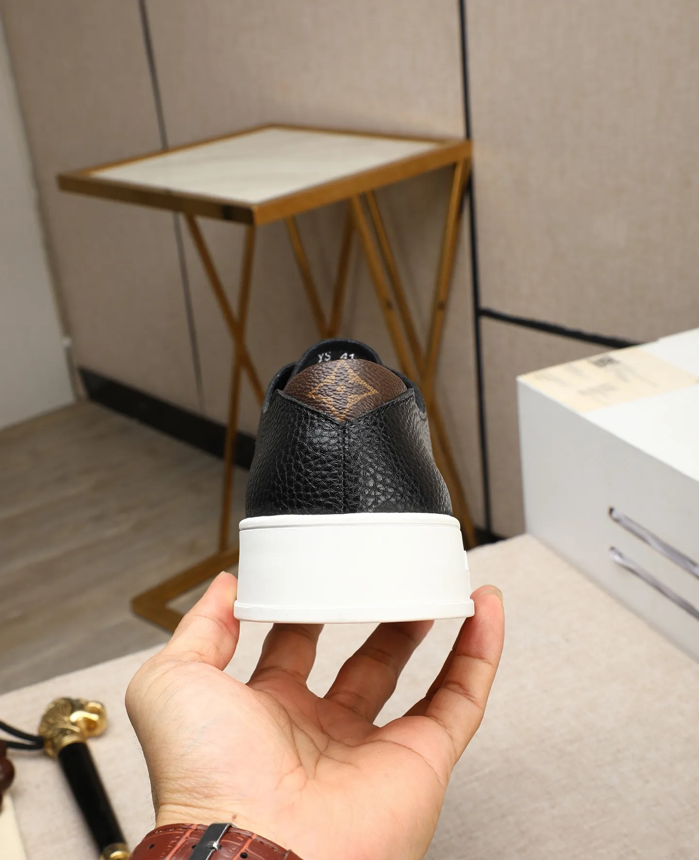 Men's shoes 💰440 📛📛【LOUIS VUITTON】Louis Vuitton official website synchronized new products 👟Milan fashion catwalk style 🇰🇾🇰🇾LV family logo, celebrity style, a must-have for fashionistas ⚠️First-layer calfskin ➕Genuine leather lining ➕Official website original version special outsole 👞Number 38-44